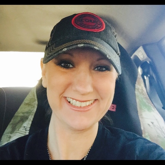 Profile Picture of Brandi Hilbun (@brandi6906) on Poshmark