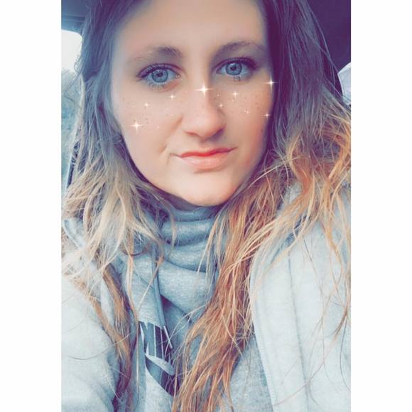 Profile Picture of Nichole Chapman (@chapman455) on Poshmark