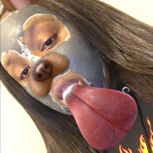 Profile Picture of Kristina Vallery (@kristinavallery) on Poshmark