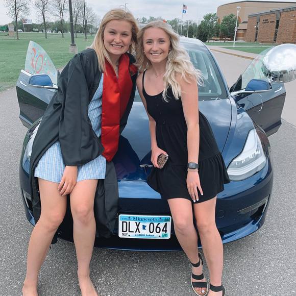 Profile Picture of Bailee Brommenschenkel (@baileebee1) on Poshmark