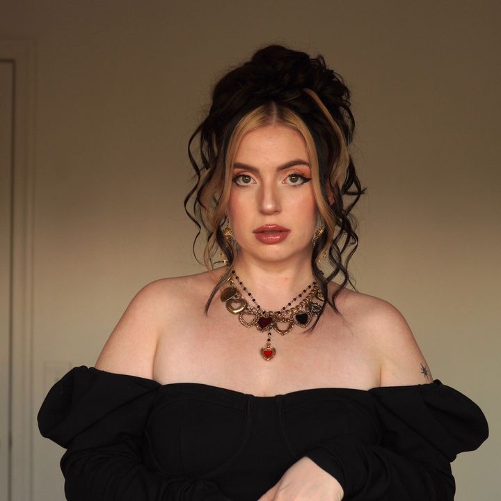 Profile Picture of Sarah James (@@underthecapricornsun) on Tiktok