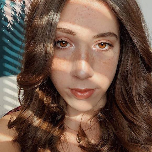 Profile Picture of Jaclyn Dolinsky (@jdolinsk87) on Poshmark