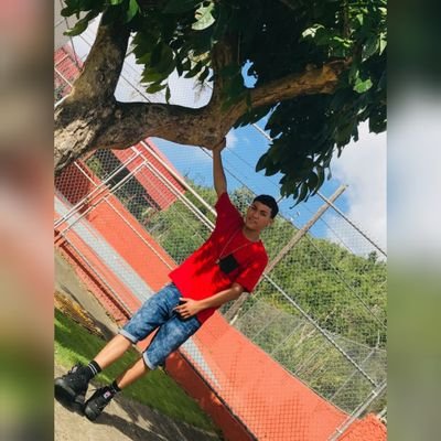 Profile Picture of Raymond Nieves (@Raymond33399179) on Twitter