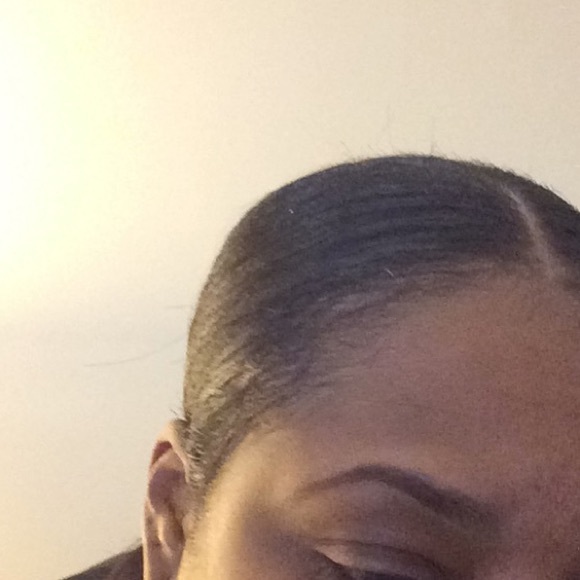 Profile Picture of Cisa Jeffer (@candycane8161) on Poshmark