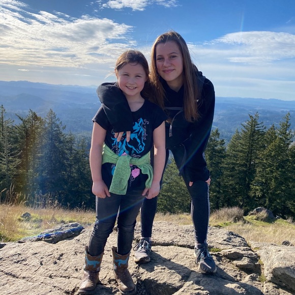 Profile Picture of Grace Finneman (@grace_finneman) on Poshmark