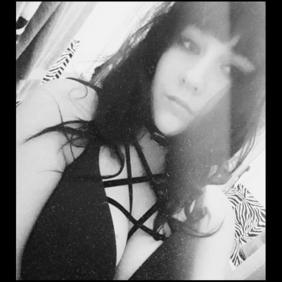 Profile Picture of Jordan Longwith (@jordanlongwith) on Poshmark