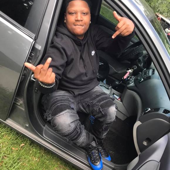 Profile Picture of Destiny Holcombe (@destinyholcombe) on Poshmark