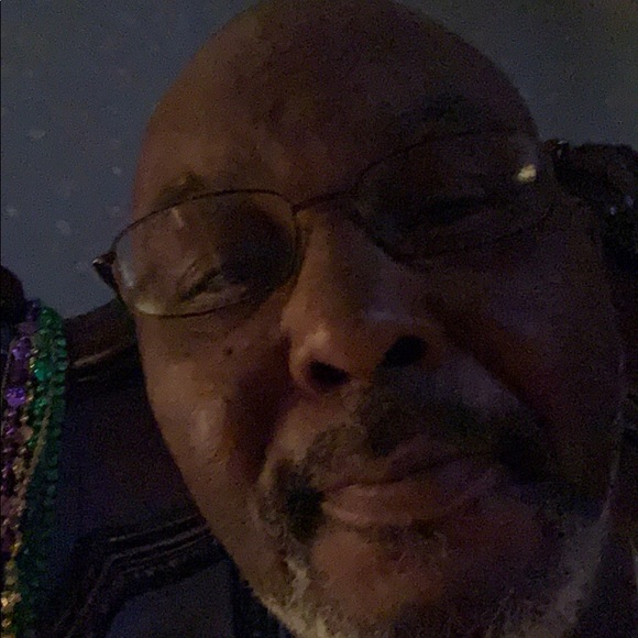 Profile Picture of Larry Nicholson (@ldonnone) on Poshmark