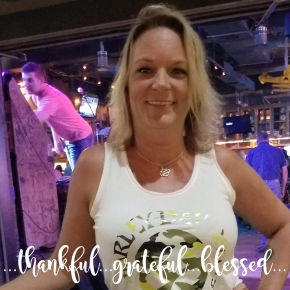 Profile Picture of Brandi Hathcoat (@brandihathcoat) on Poshmark