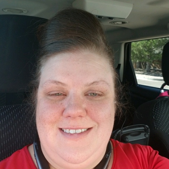 Profile Picture of Ashley Lintner (@ferns_frills) on Poshmark