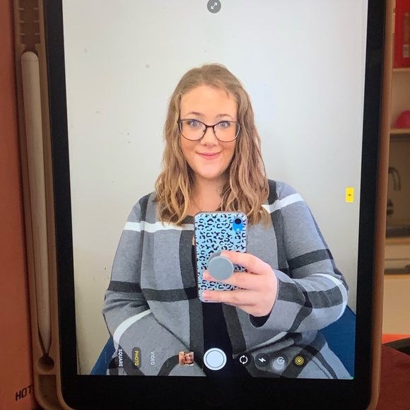 Profile Picture of Randi Apolonio (@rbenjami) on Poshmark