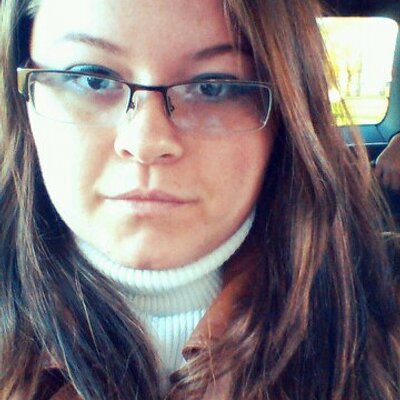 Profile Picture of Amanda (Mandi) Lucas (@MandaLunaViolin) on Twitter