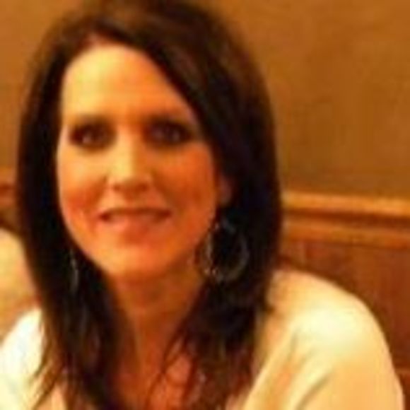 Profile Picture of Rhonda Merryweather (@r_merryweather) on Poshmark