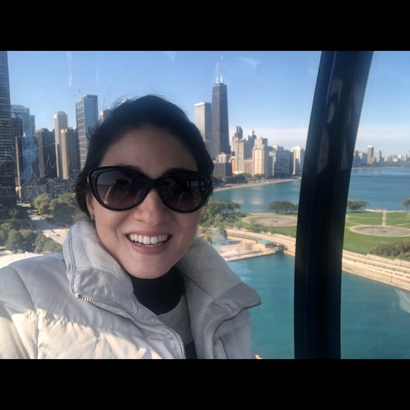 Profile Picture of Larissa Camelo (@larakcamelo) on Poshmark