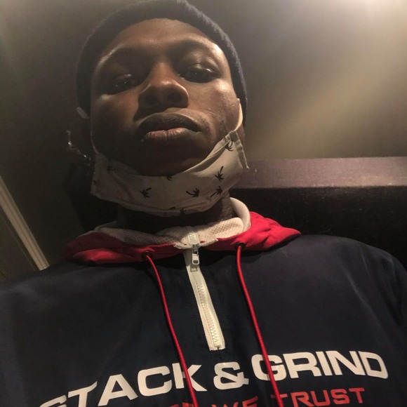 Profile Picture of Benjamin El (@flymoor) on Poshmark