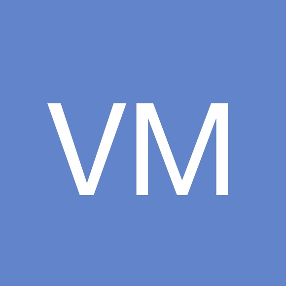 Profile Picture of Vedha Murali (@vedhaww) on Poshmark