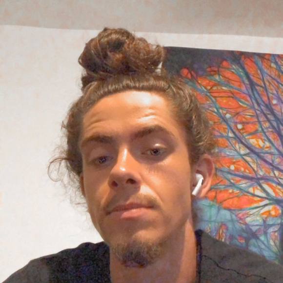 Profile Picture of Adam Tenelshof (@nhaaa120899) on Poshmark