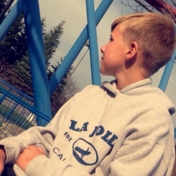 Profile Picture of Troyer Carlson (@tcarlson10) on Poshmark