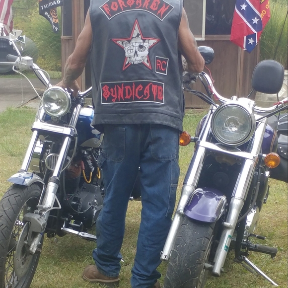 Profile Picture of Gary Curry (@garycurry234) on Poshmark