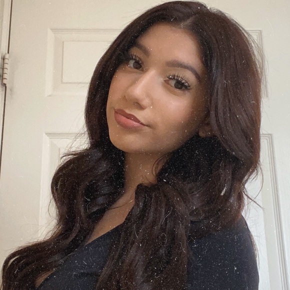 Profile Picture of Samantha Marroquin (@sammarroquinn) on Poshmark
