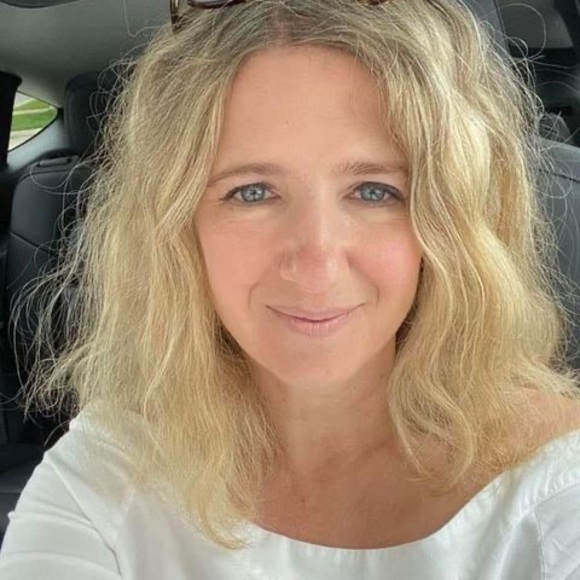 Profile Picture of Sue Charny (@scharny) on Poshmark