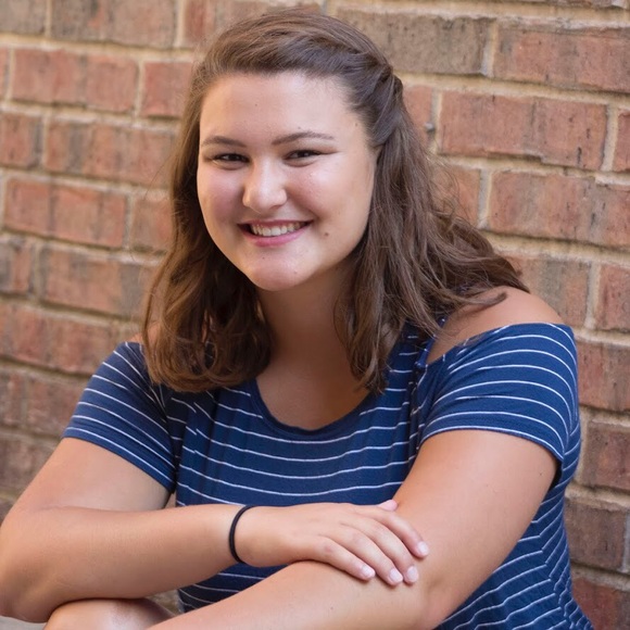 Profile Picture of Riley Bellefeuille (@ribell22) on Poshmark