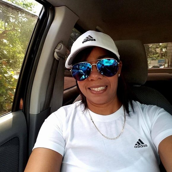 Profile Picture of Ayronelis Cruz (@a_ndreina) on Poshmark