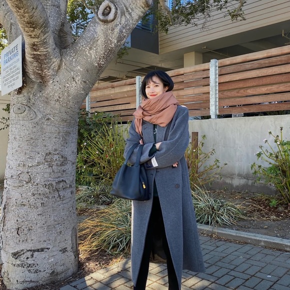 Profile Picture of Coco Chen (@coneycl) on Poshmark