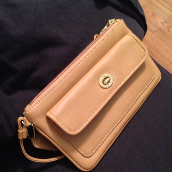 Jessica Wronker - Poshmark Profile Picture of Jessica Wronker (@jwronk) on Poshmark