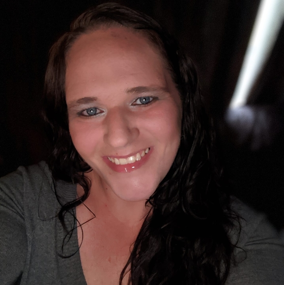Profile Picture of Cathy Wright (@kiwi83) on Poshmark