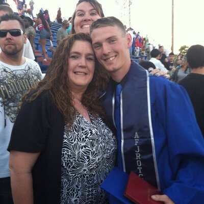 Profile Picture of Kimberly Woolsey (@Kim_Woolsey) on Twitter