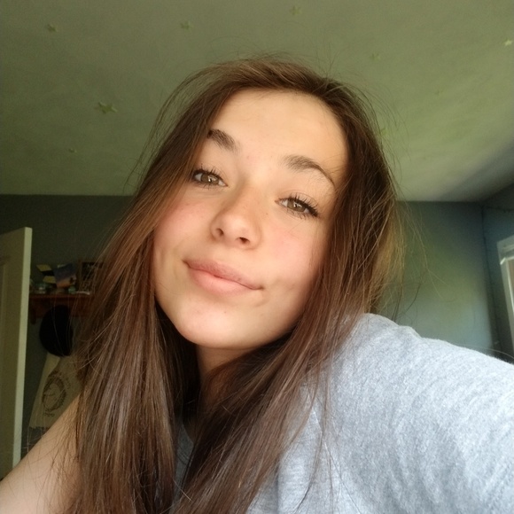 Profile Picture of Kaitlyn Dewulf (@kaidwulf) on Poshmark