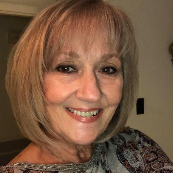 Profile Picture of Nancy Cunningham (@nancycunn89) on Poshmark