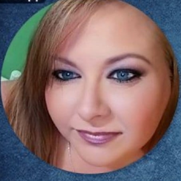 Profile Picture of Angela Curtis copeland (@blonde106_1980) on Poshmark