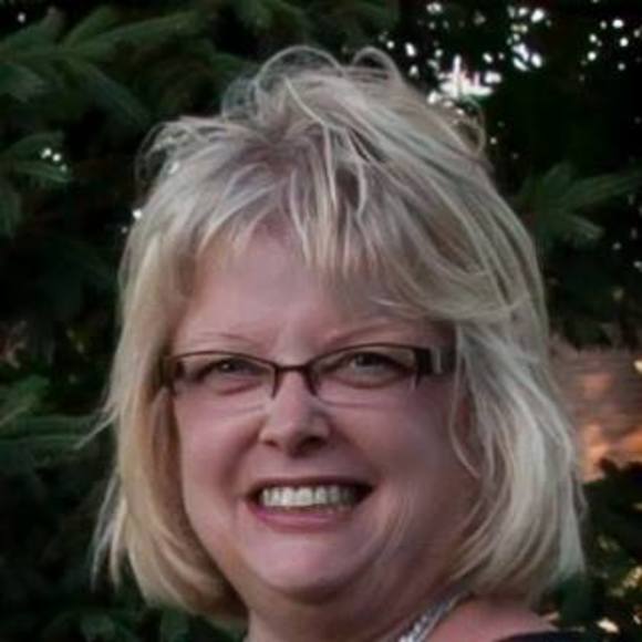 Profile Picture of Dede Truhler (@ddt57) on Poshmark