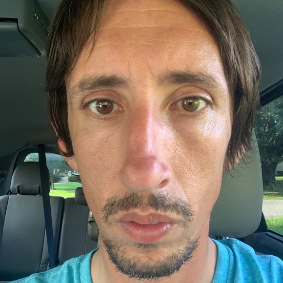 Profile Picture of Joshua Brandt (@joshua_brandt) on Poshmark