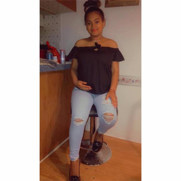 Profile Picture of Marilyn Salgado (@marilyn_salgado) on Poshmark