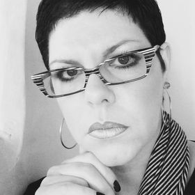 Profile Picture of Holly Jefferies (@ReimaginetheNarrative) on Pinterest