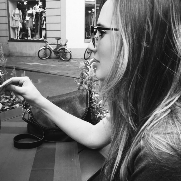 Profile Picture of Breeanna Thompsen (@bthompsen) on Poshmark