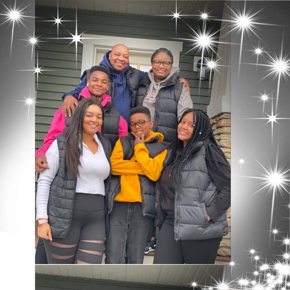 Profile Picture of George Harriott (@georgeharriott) on Poshmark