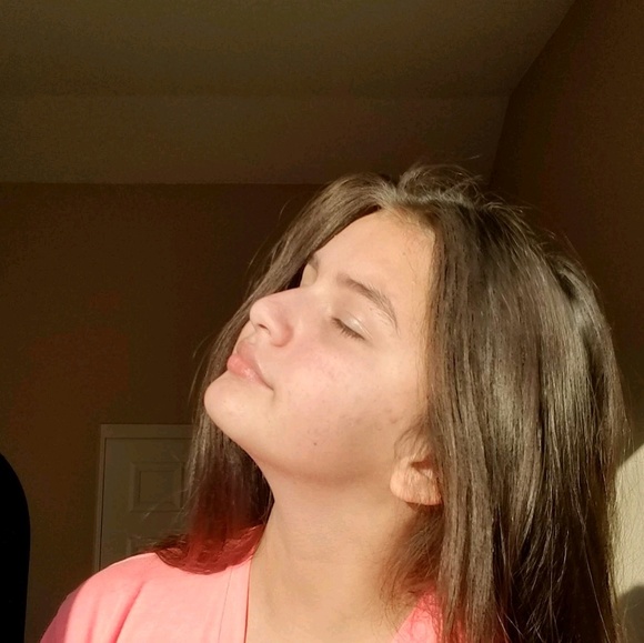 Regina Yonan - Poshmark Profile Picture of Regina Yonan (@ryonan) on Poshmark