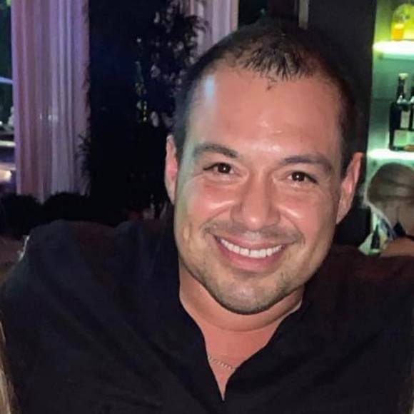 Profile Picture of Mario Ferreyra (@marioferreyra_) on Poshmark