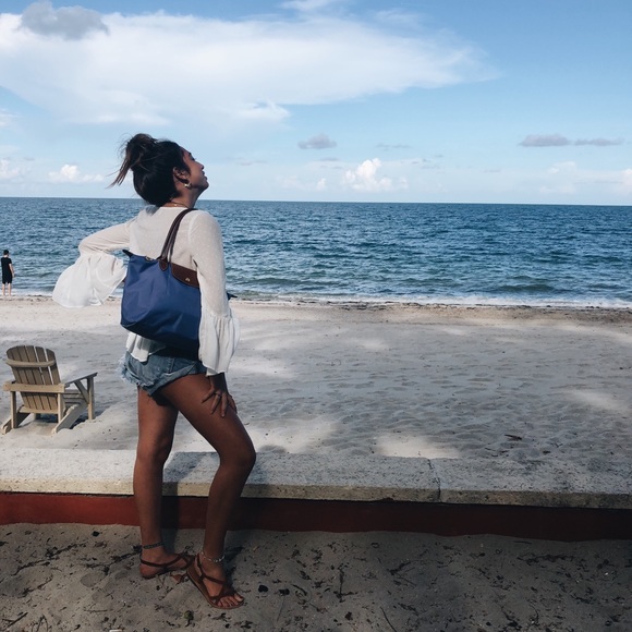 Profile Picture of Atme Criscuoli (@atmecriss) on Poshmark