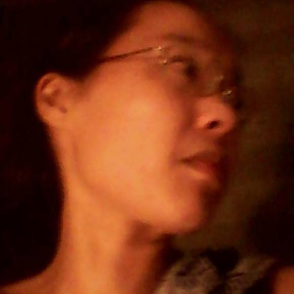 Profile Picture of Niki Okada (@loszetasz911) on Poshmark