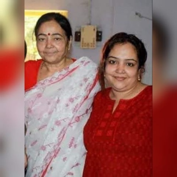 Profile Picture of Debolina Chatterjee (@dchatterjee247) on Poshmark