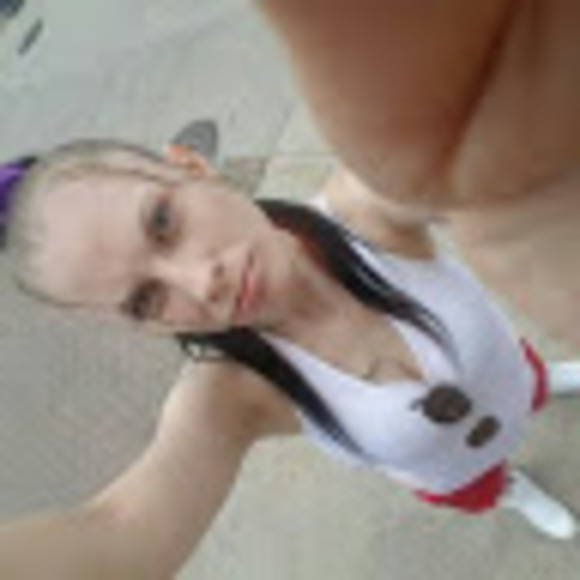 Profile Picture of Brandy Scott (@brandyscott611) on Poshmark