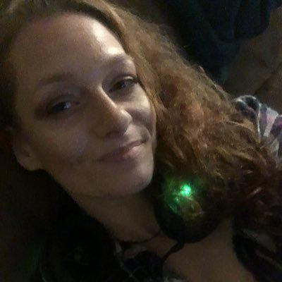 Profile Picture of Kelly (@just_ms_violet) on Twitter