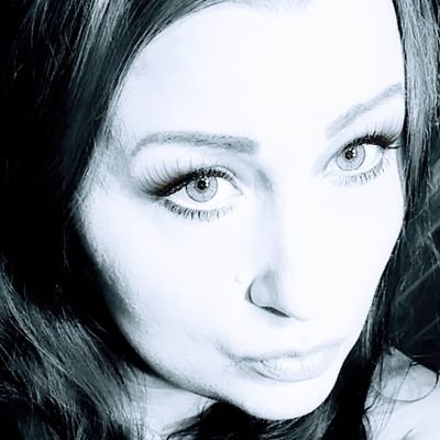 Profile Picture of Crystal Collins (@LittleRubyGloom) on Twitter