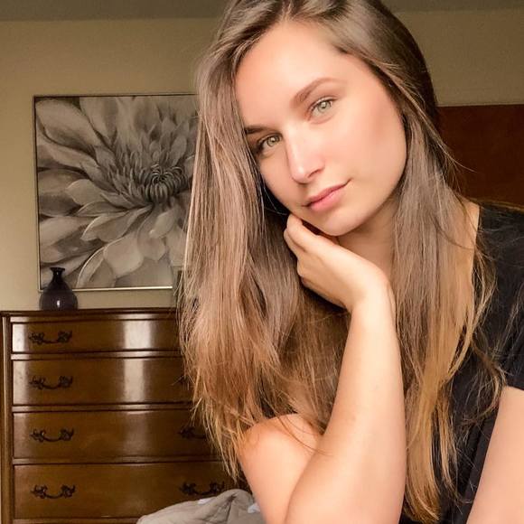 Profile Picture of Jordan Cahill (@jordan_cahill) on Poshmark