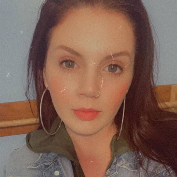 Shantel Bachmeier - Poshmark Profile Picture of Shantel Bachmeier (@smbachmeier) on Poshmark